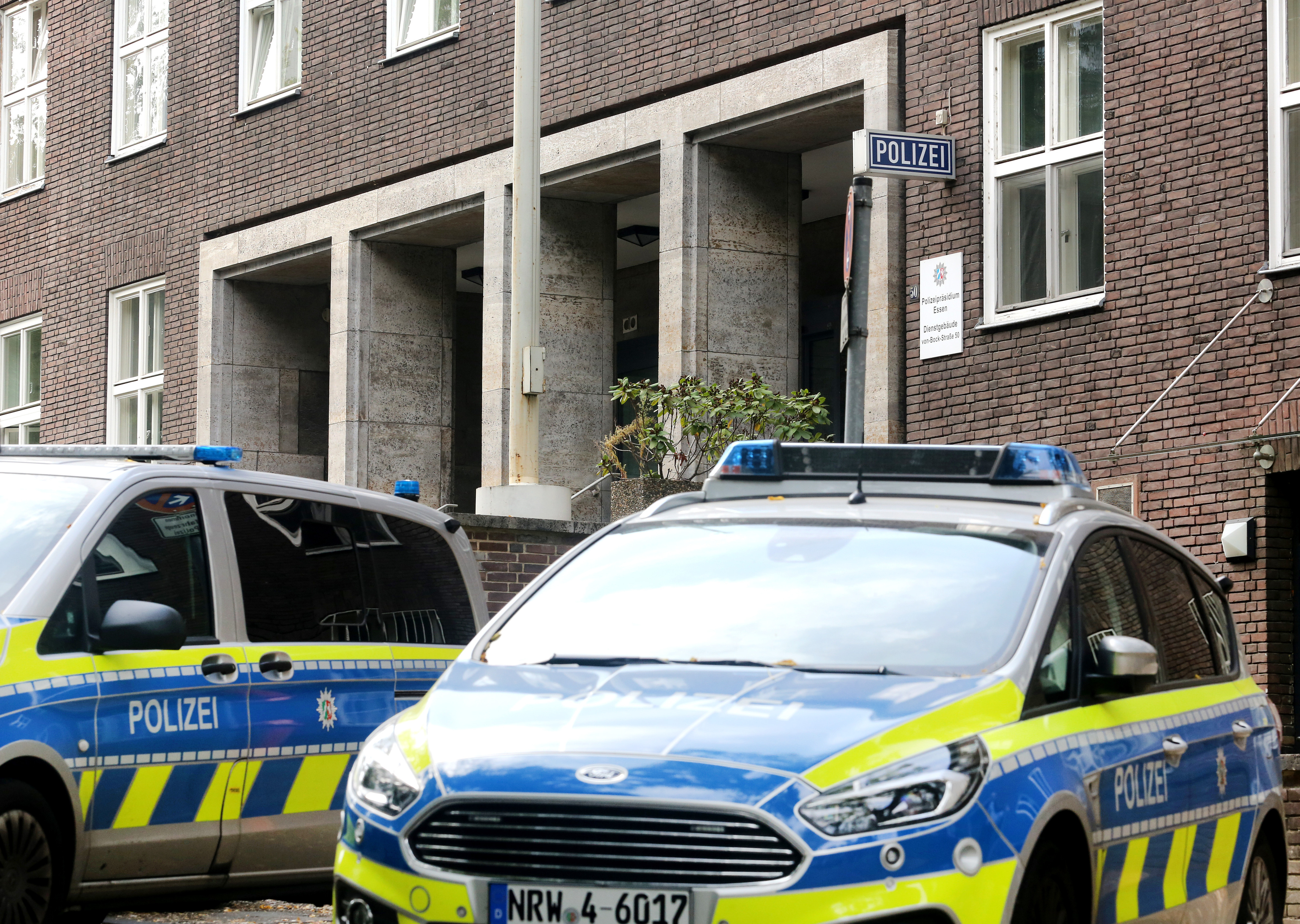 Schwer bewaffnete Polizisten waren im Einsatz.<br>