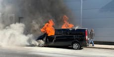 Mercedes fing in Wien-Döbling plötzlich an zu brennen