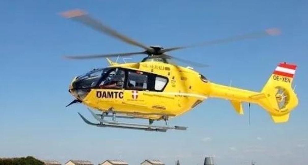 Notarzthubschrauber flog Verletzte ins Spital.