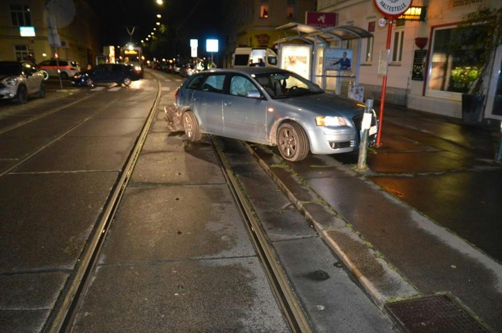 Schwerer Verkehrsunfall auf der Ottakringer Straße