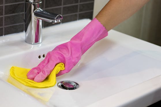 Kalk und Schimmel will eigentlich niemand im Badezimmer und trotzdem wird eine wichtige Stelle immer vergessen.