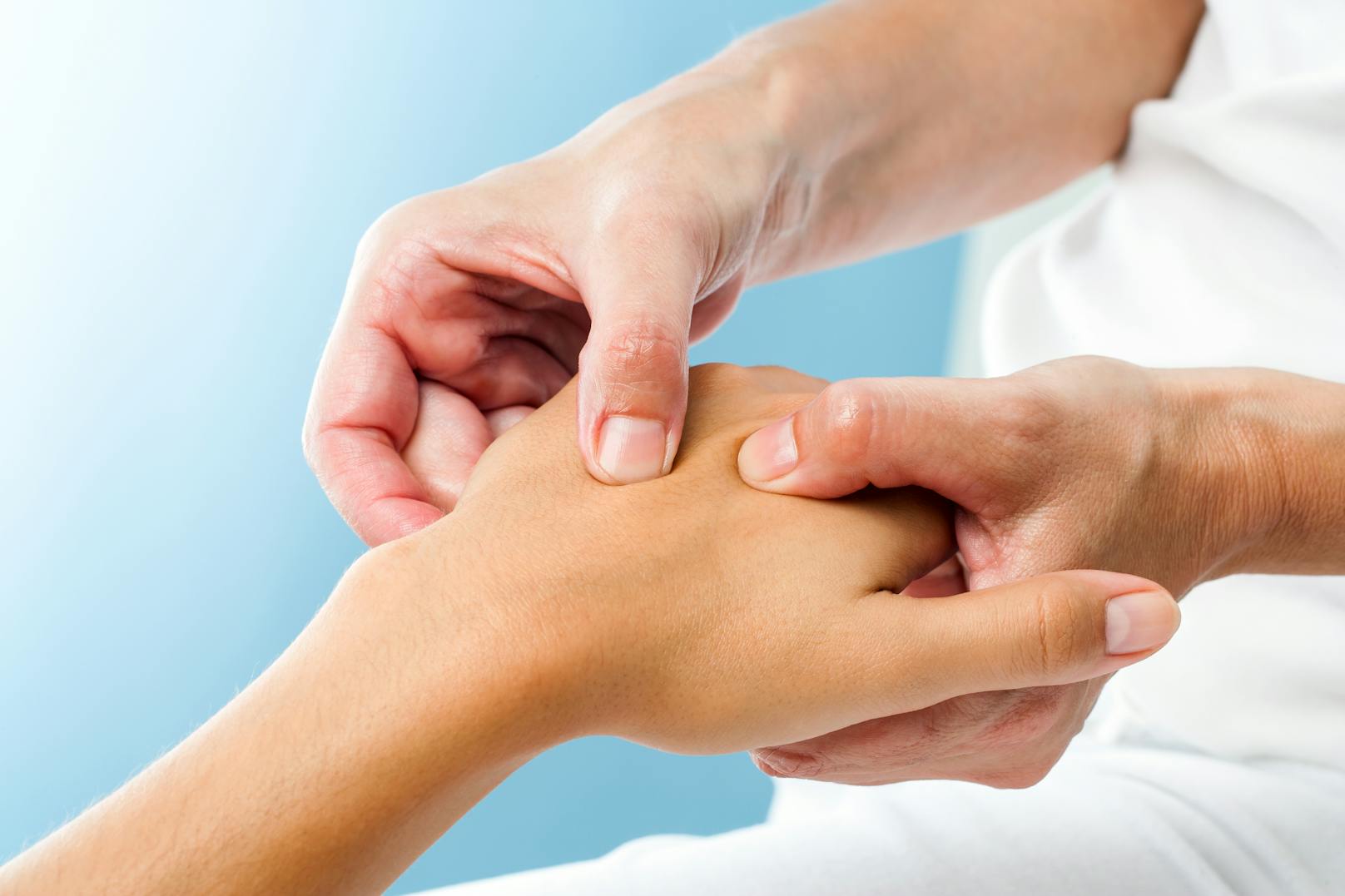 Die rheumatoide Arthritis stellt die häufigste Form von chronisch-entzündlichen Systemerkrankungen dar.