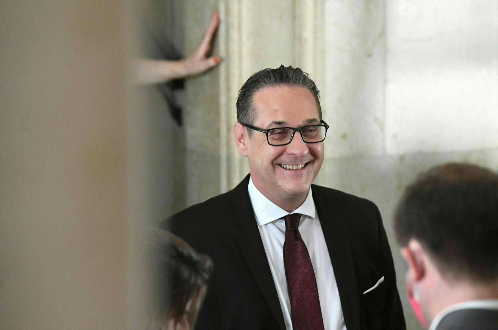 Trotz Wahl-Pleite bekommt Strache 1,75 Millionen Euro