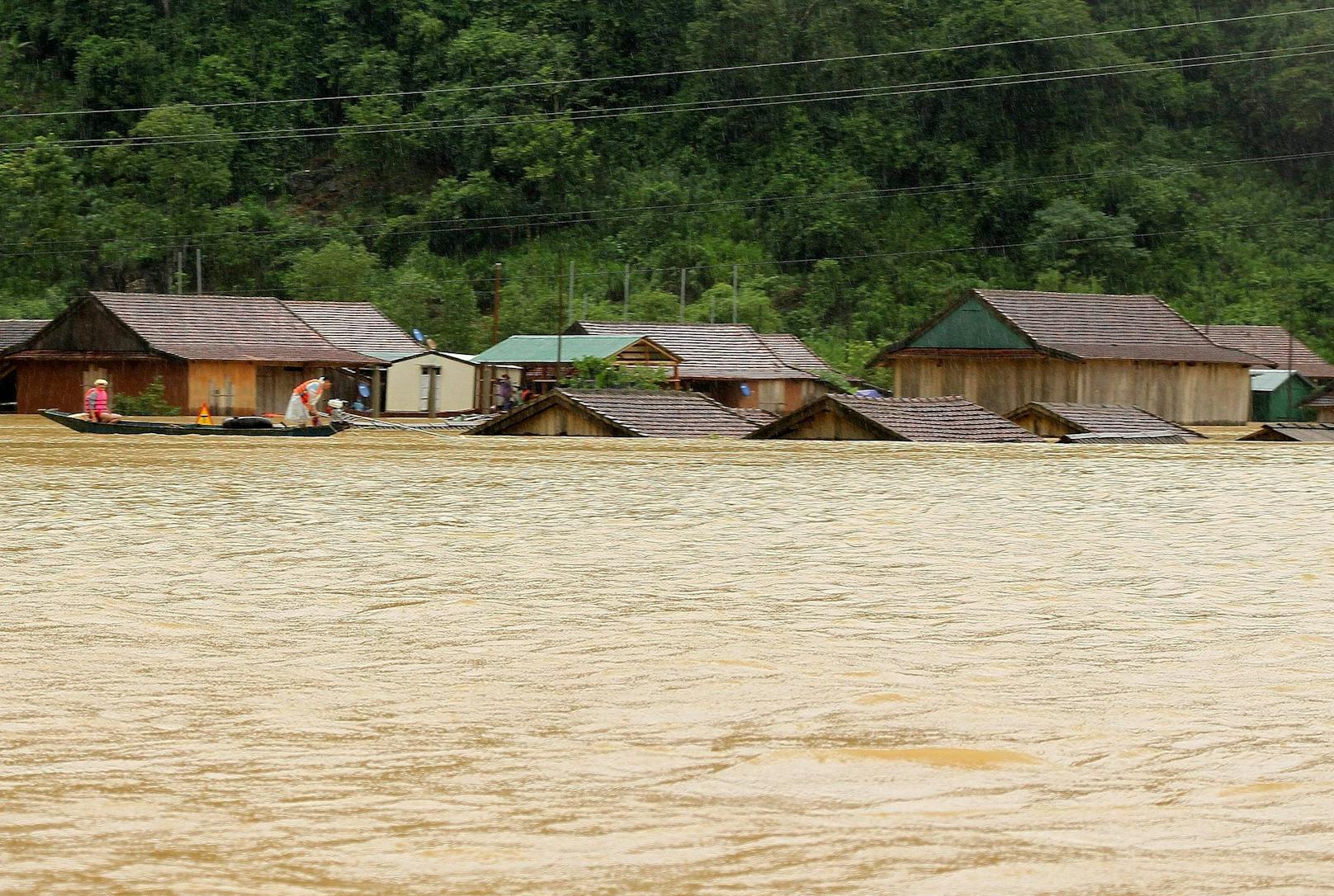 100.000 Häuser stehen unter Wasser.<br>