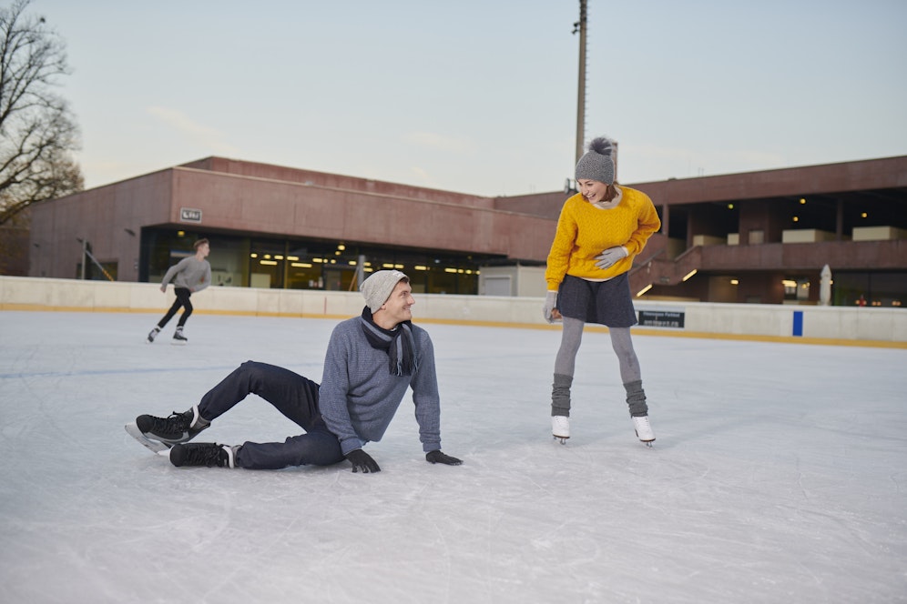 Im Parkbad startet die Eislaufsaison im Freien schon in den Herbstferien.