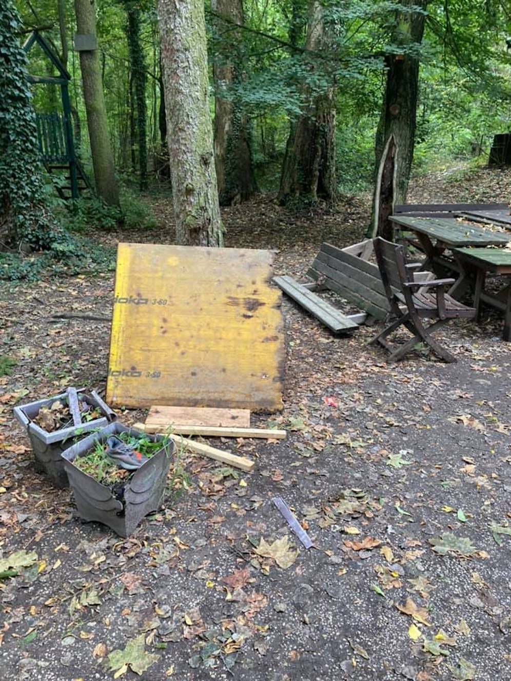 Die Hundezone in Felixdorf wurde komplett zerstört.