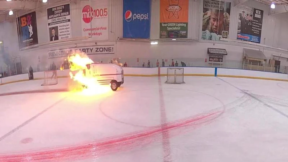 Die Eismaschine fängt Feuer, der Eismeister bleibt cool.