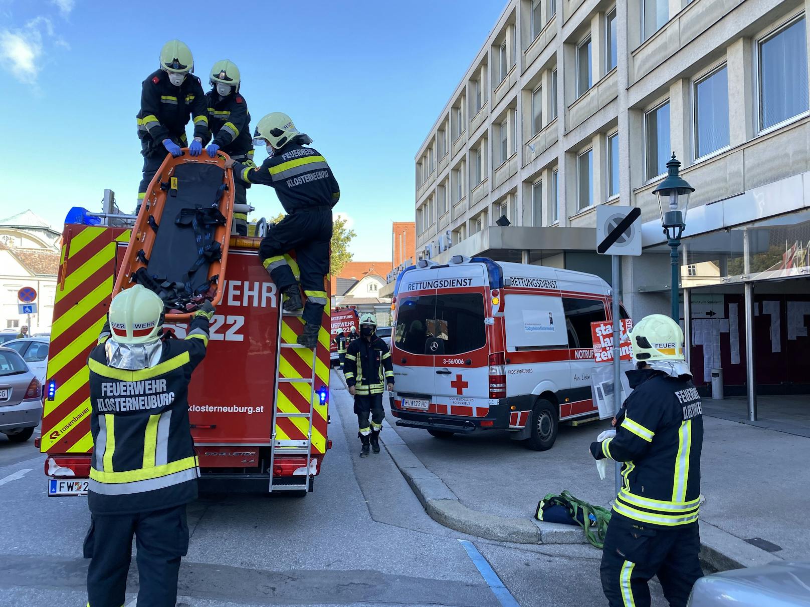 Feuerwehr rettet Patienten in Klosterneuburg