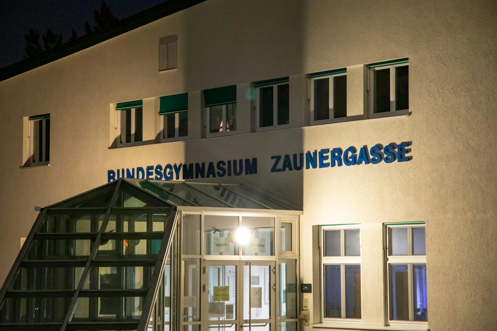 Das Gymnasium Zaunergasse in der Stadt Salzburg ist behördlich geschlossen worden.