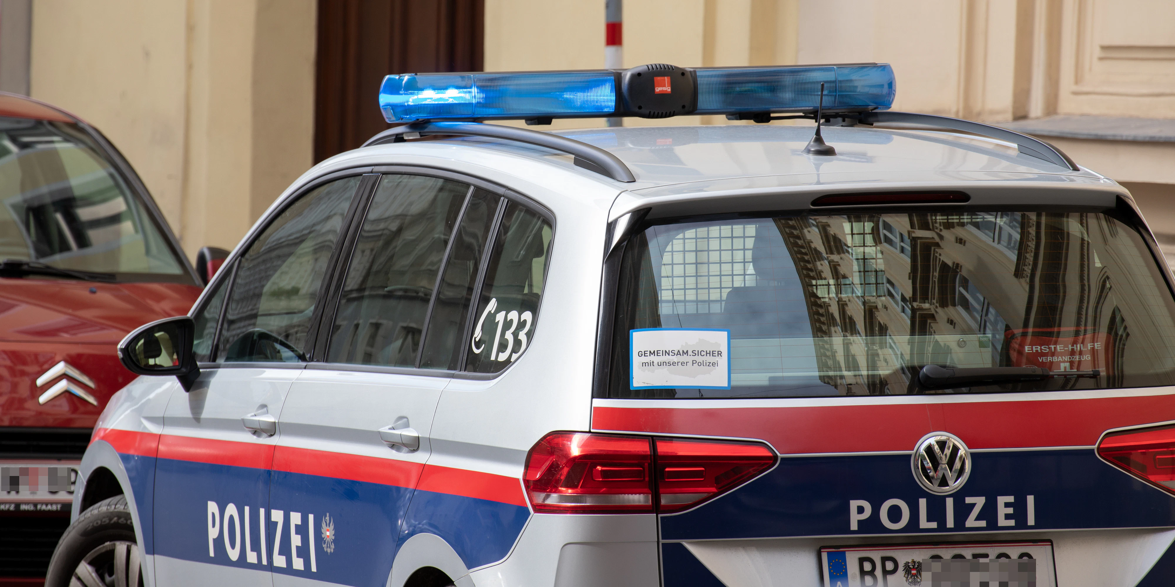 Die Polizei musste mit einem Streifenwagen ausrücken.