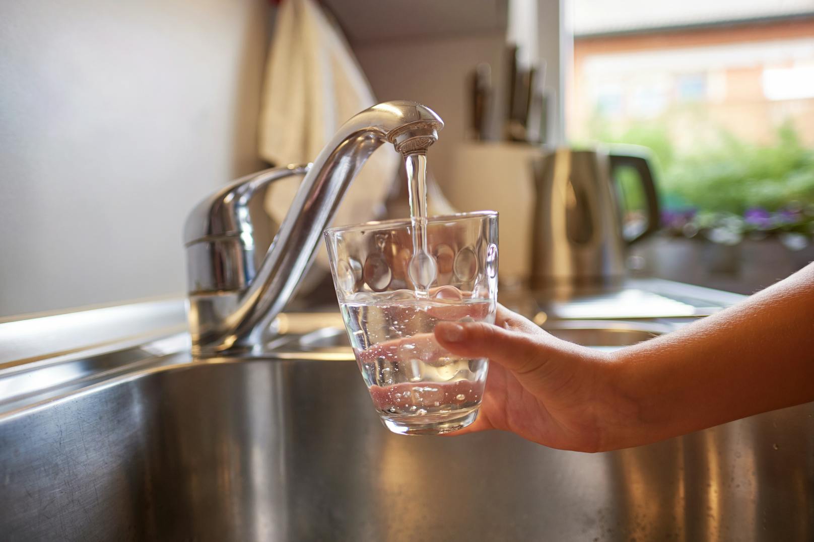 Trinkwasser soll nur im abgekochten Zustand getrunken werden.