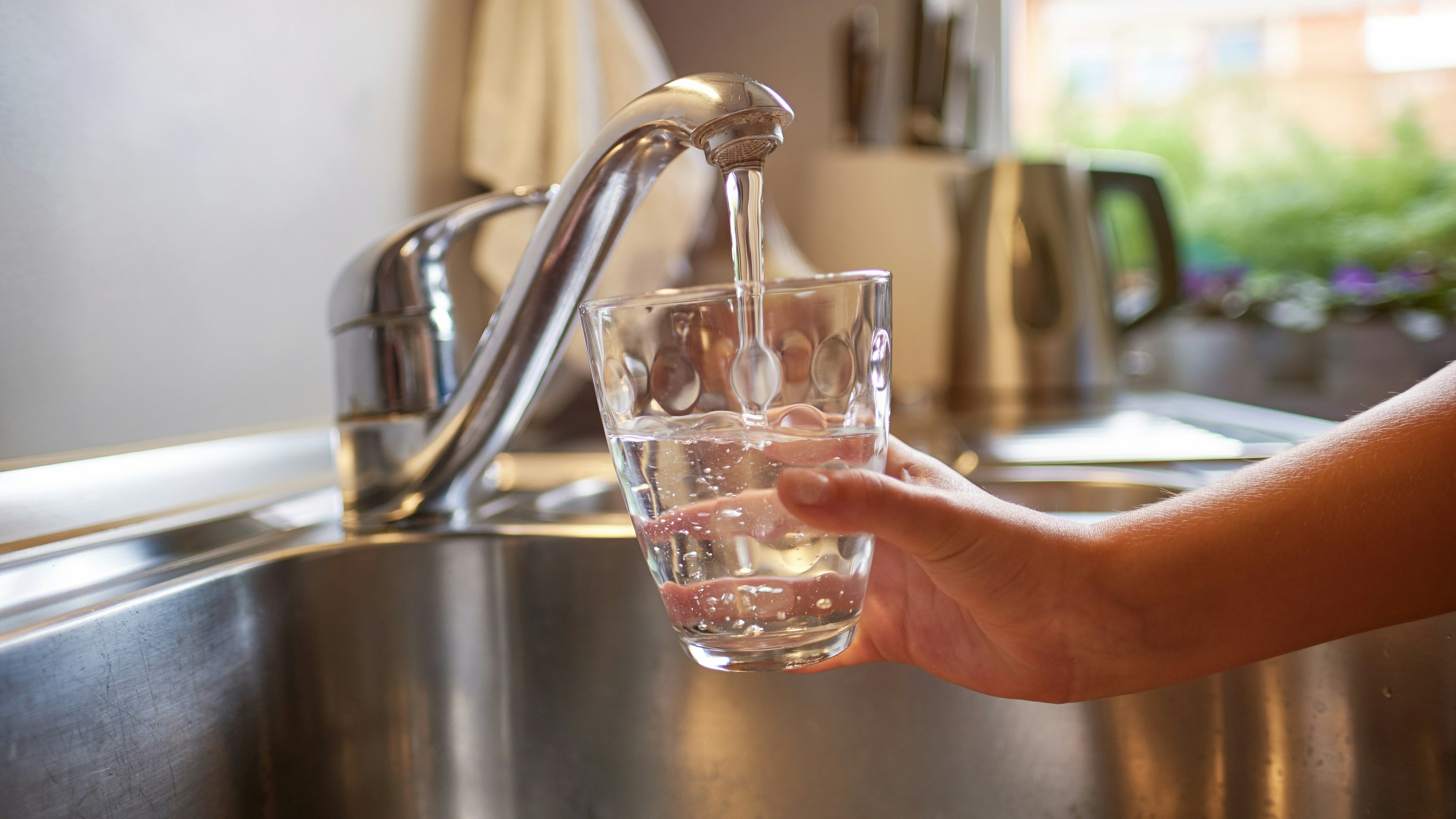 Trinkwasser soll nur im abgekochten Zustand getrunken werden.
