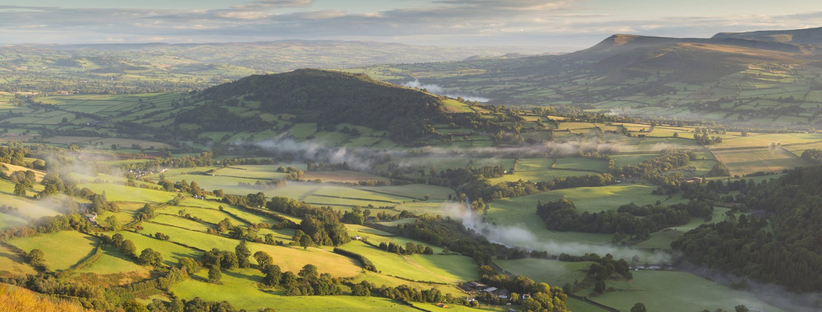 Morgenstimmung im Brecon Beacons Nationalpark in Powys, Wales