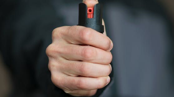 Der ältere Herr sorgte auf etwas andere Art für Abstand…