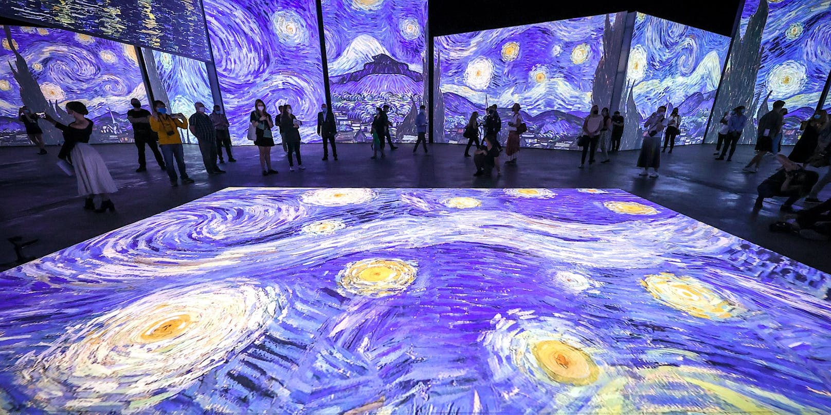 Die Bilder von Van Gogh erwachen in der Ausstellung zum Leben.
