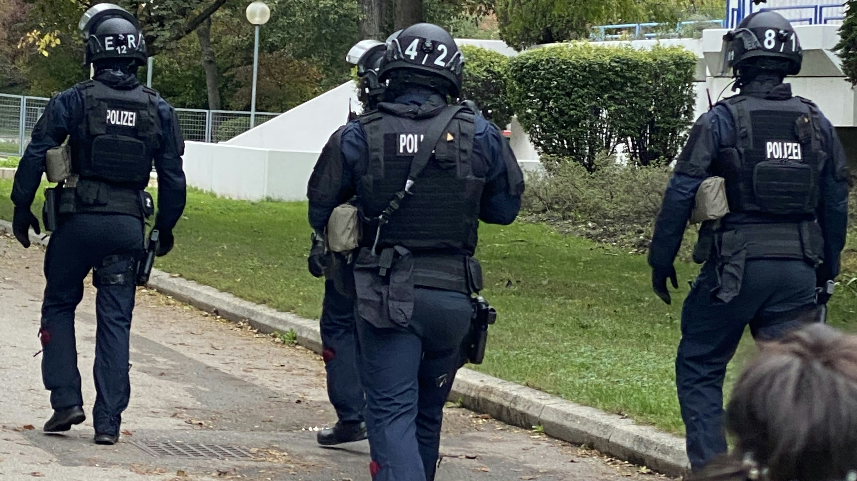 Fahndung der Polizei-Spezialeinheit WEGA in Wien