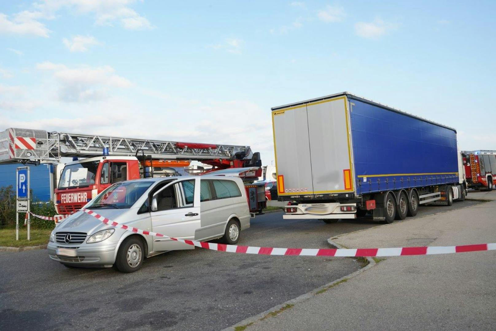 Ein Lkw-Lenker dürfte beim Rastplatz Schallaburg mehrere Tage tot in seinem Führerhaus gelegen sein.