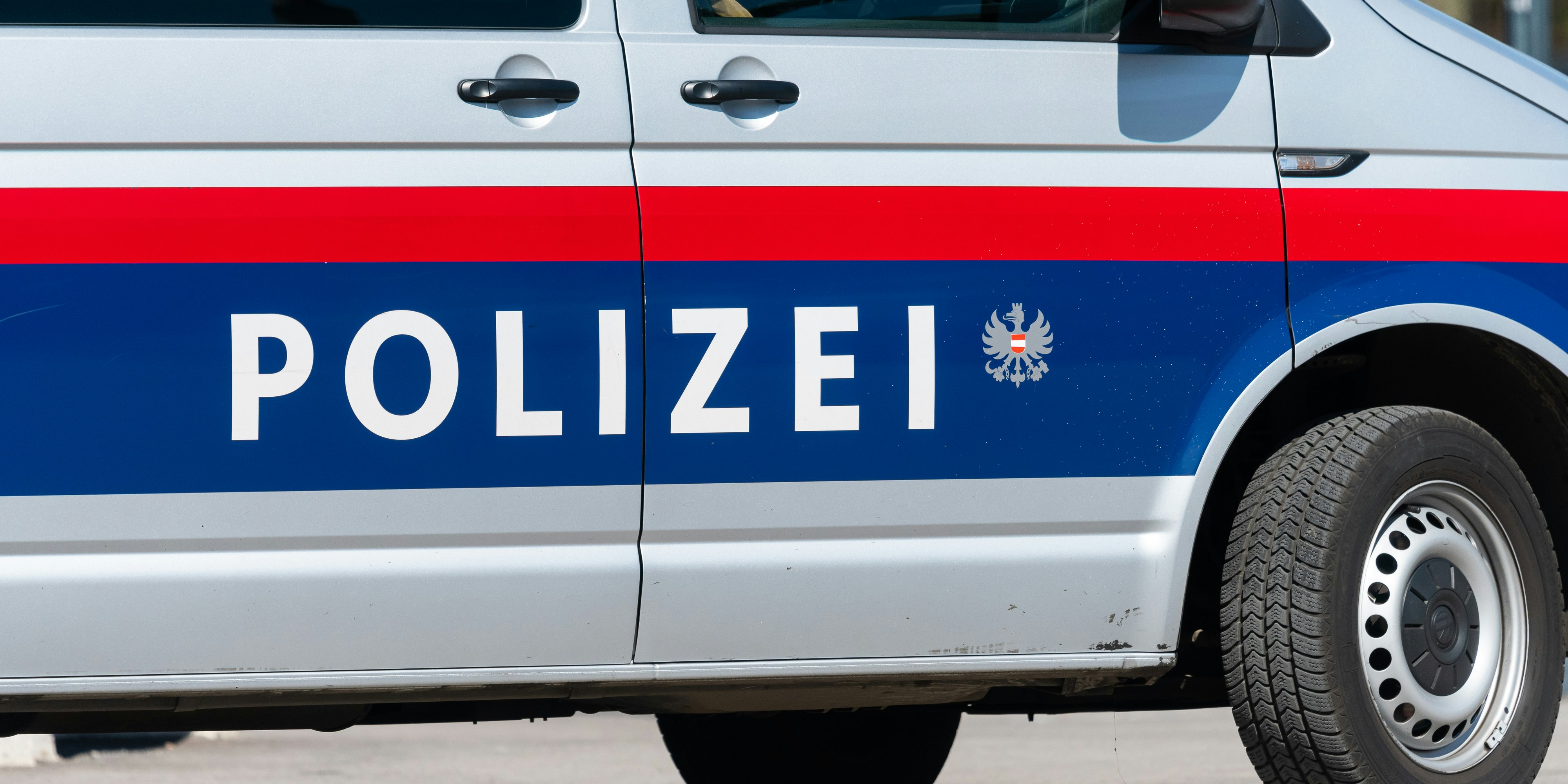 Ermittlungen wegen Körperverletzung gegen einen hochrangigen Arzt der Exekutive