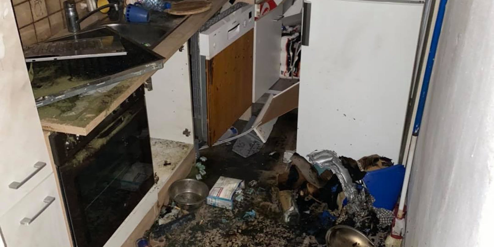 In einer Brucker Wohnung kam es am Montagabend (19.10.2020) zu einer Explosion.