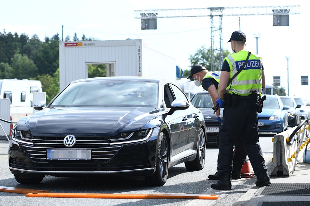 Aufgrund des Verstoßes gegen die Einreise-Quarantäneverodnung hagelte es an der Grenze zu Bayern 14 Anzeigen für Lenker aus OÖ.