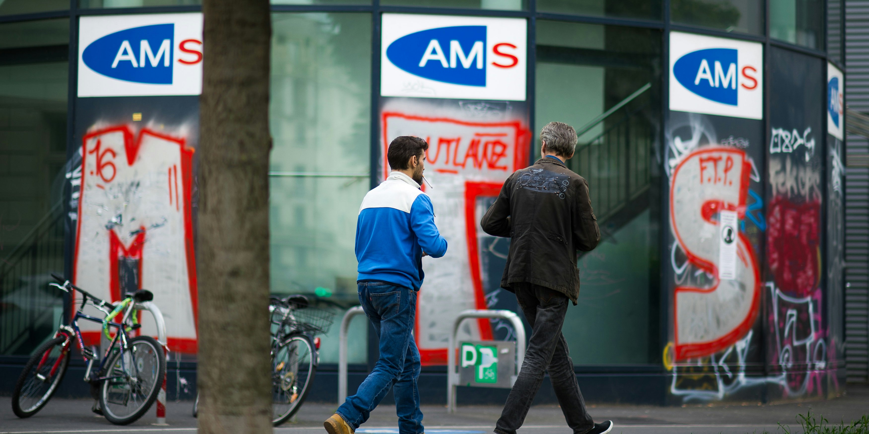 Derzeit sind 340.973 Personen beim AMS arbeitslos gemeldet - das sind um 5.000 weniger als noch in der Vorwoche.