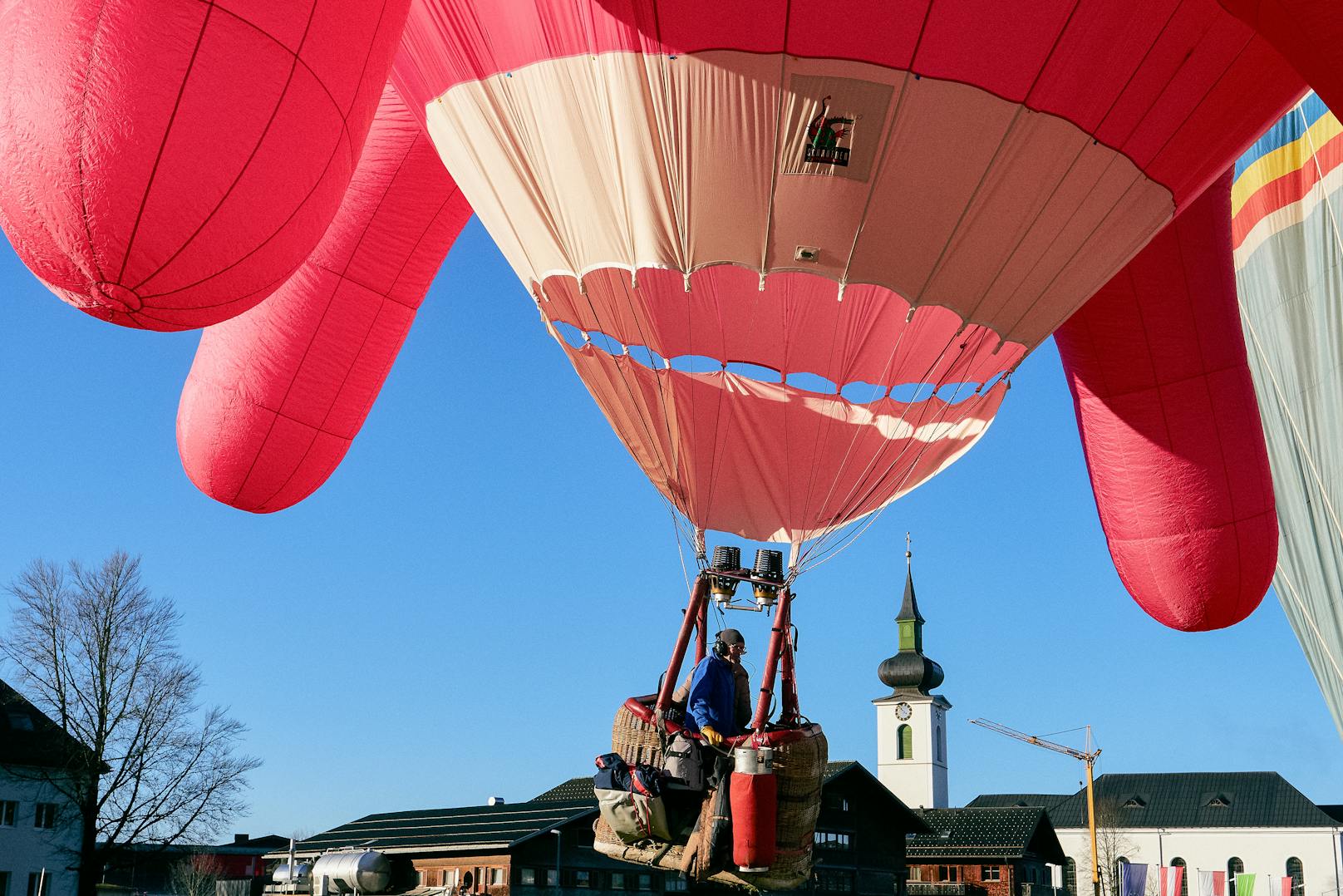 Der Heißluftballon in Form eines Kuheuters wird - bei gutem Wetter - am kommenden Nationalfeiertag über Wien schweben. Die "soziale Skulptur" der Wiener  Künstlerin Barbara Anna Husar soll für den Wertewandel stehen.