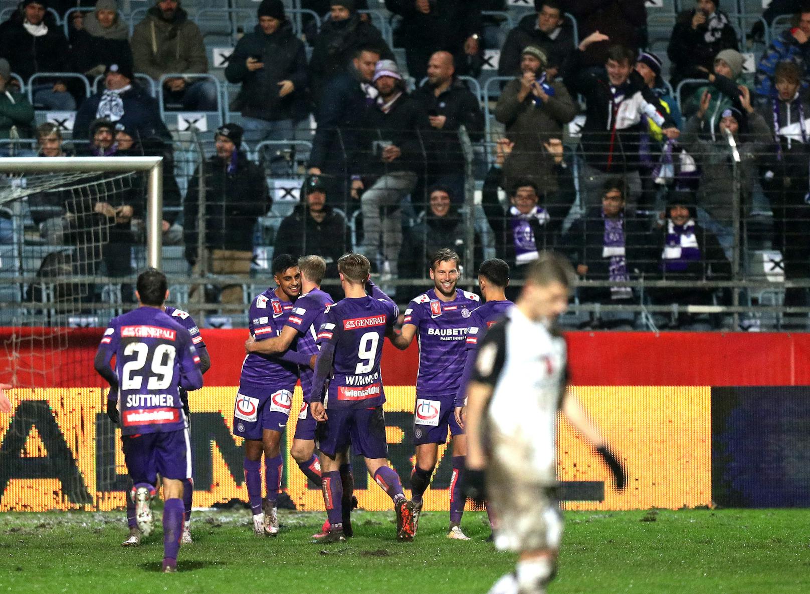 In der zweiten Cup-Runde gelang ein lockerer 3:0-Erfolg gegen den Wiener Sport-Club. 