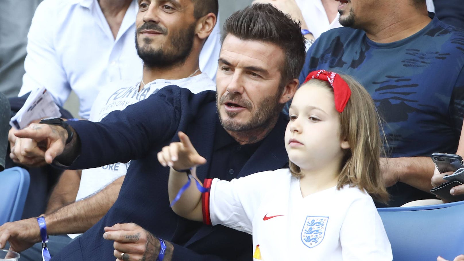 <strong>David Beckham</strong> pflegt ein liebevolles Verhältnis zu seiner Tochter <strong>Harper</strong>. Für viele geht seine Zuneigung zu weit.