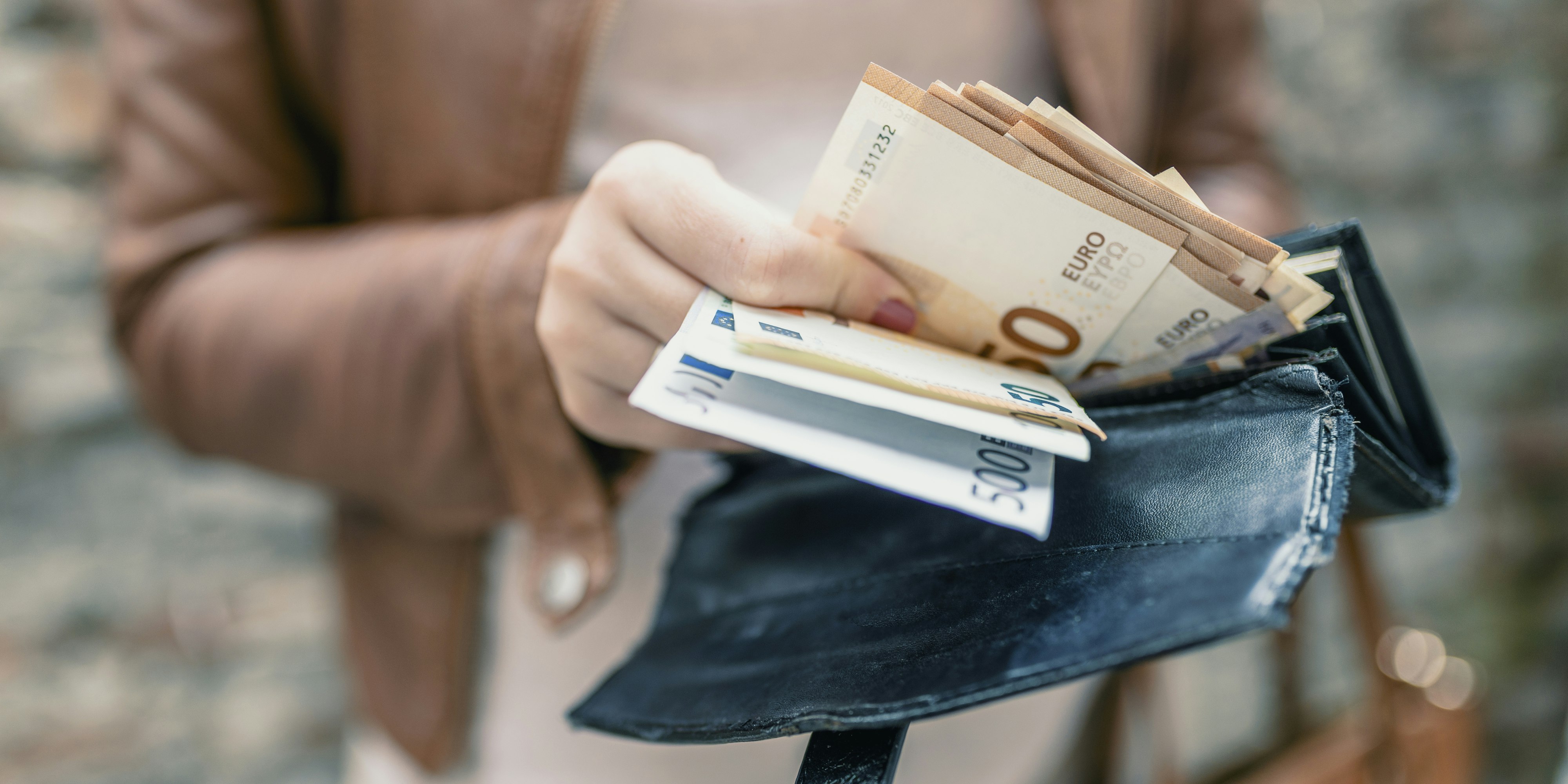 Laut Finanz-Experten sollte man schon früh mit dem Sparen anfangen.