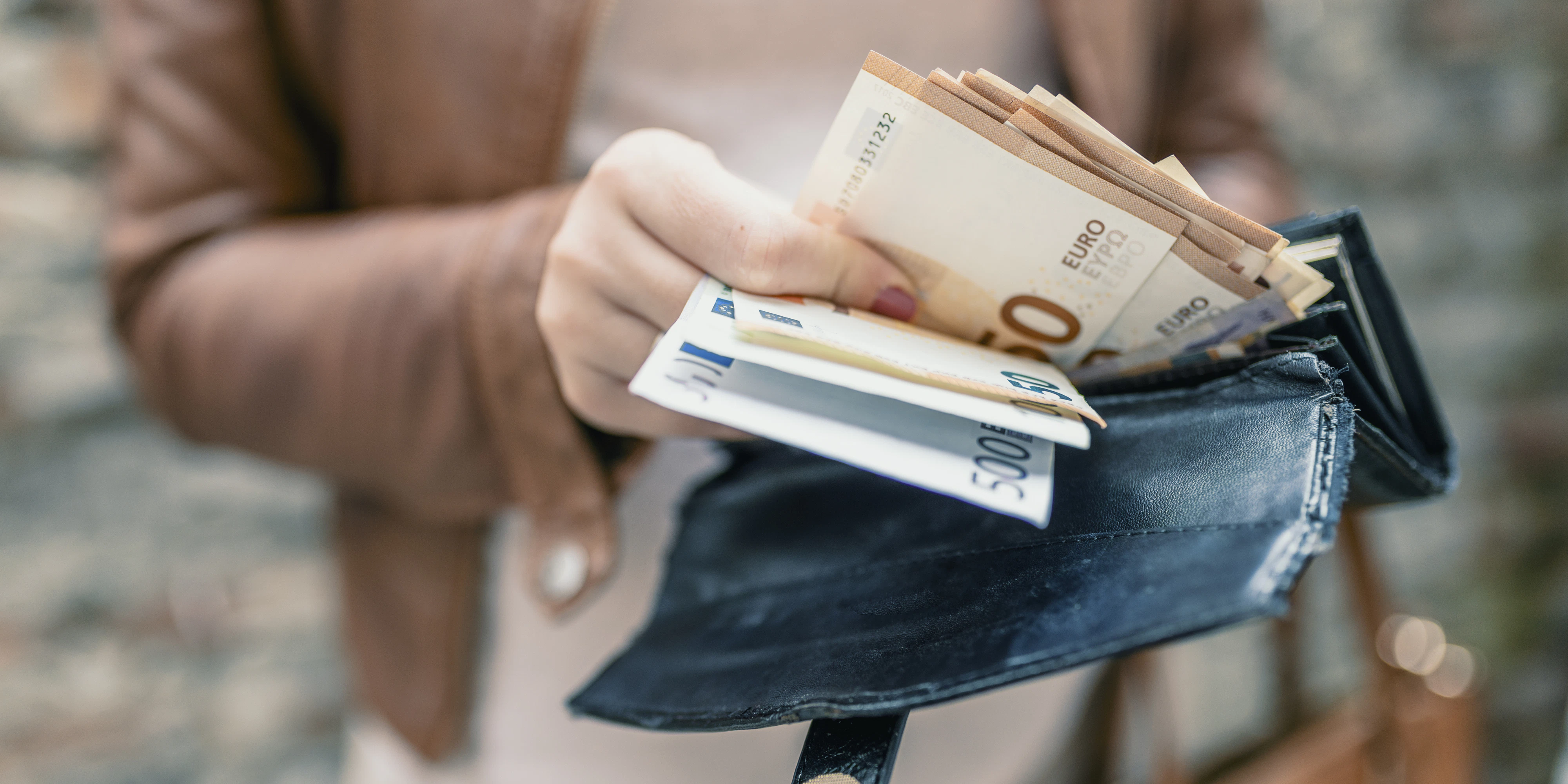 Laut Finanz-Experten sollte man schon früh mit dem Sparen anfangen.