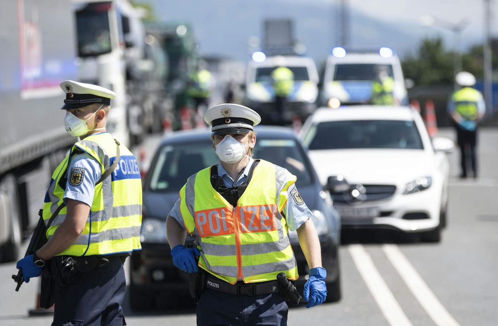 Polizeikontrollen am deutsch-österreichischen Grenzübergang Freilassing am 18. Mai 2020