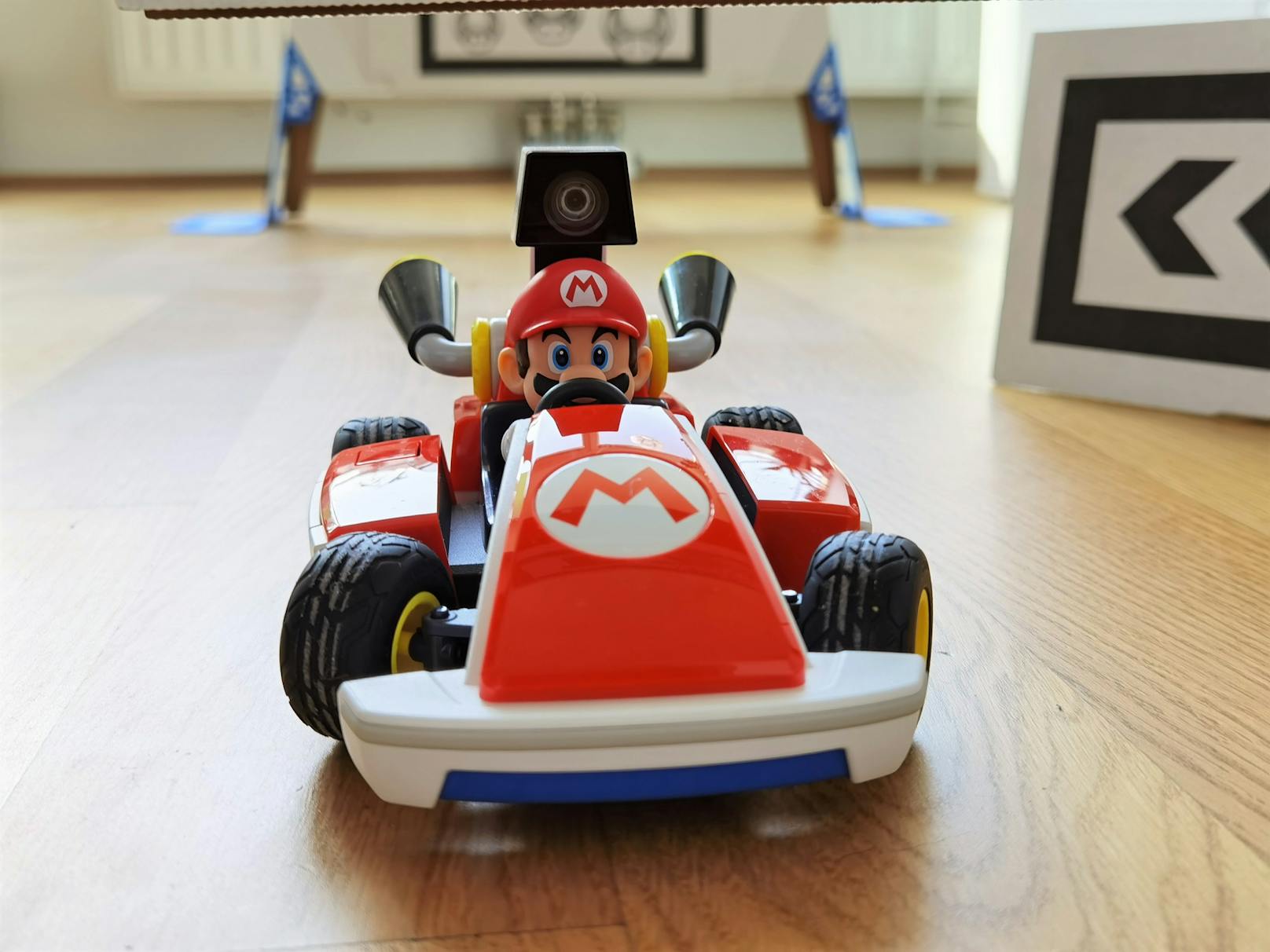"It's-a Me, Mario!" Der legendäre Klempner mit seinem Kart darf mit '"Mario Kart Live: Home Circuit" auch im realen Leben durch die Gegend düsen.