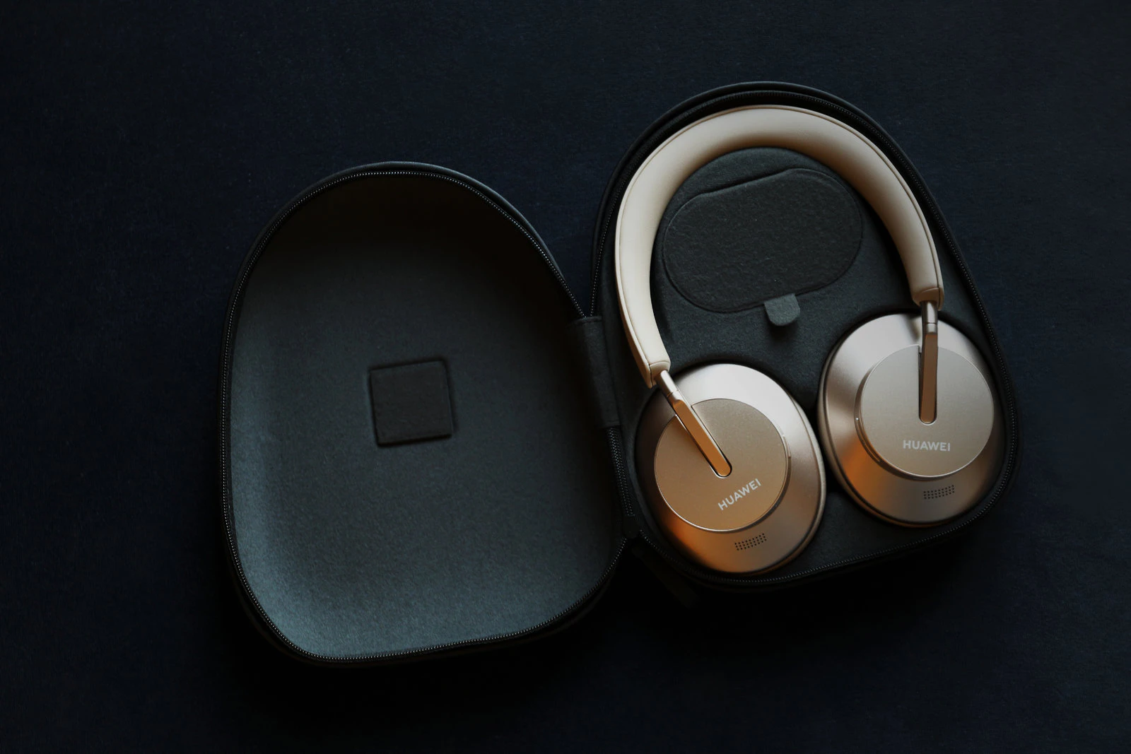 Die Huawei FreeBuds Studio.