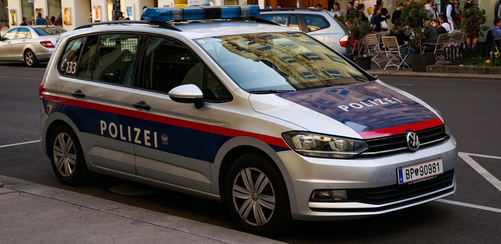 Symbolfoto eines Polizei-Autos. IM Grazer Tötungsdelikt scheinen die Beamten eine neue Spur gefunden zu haben.