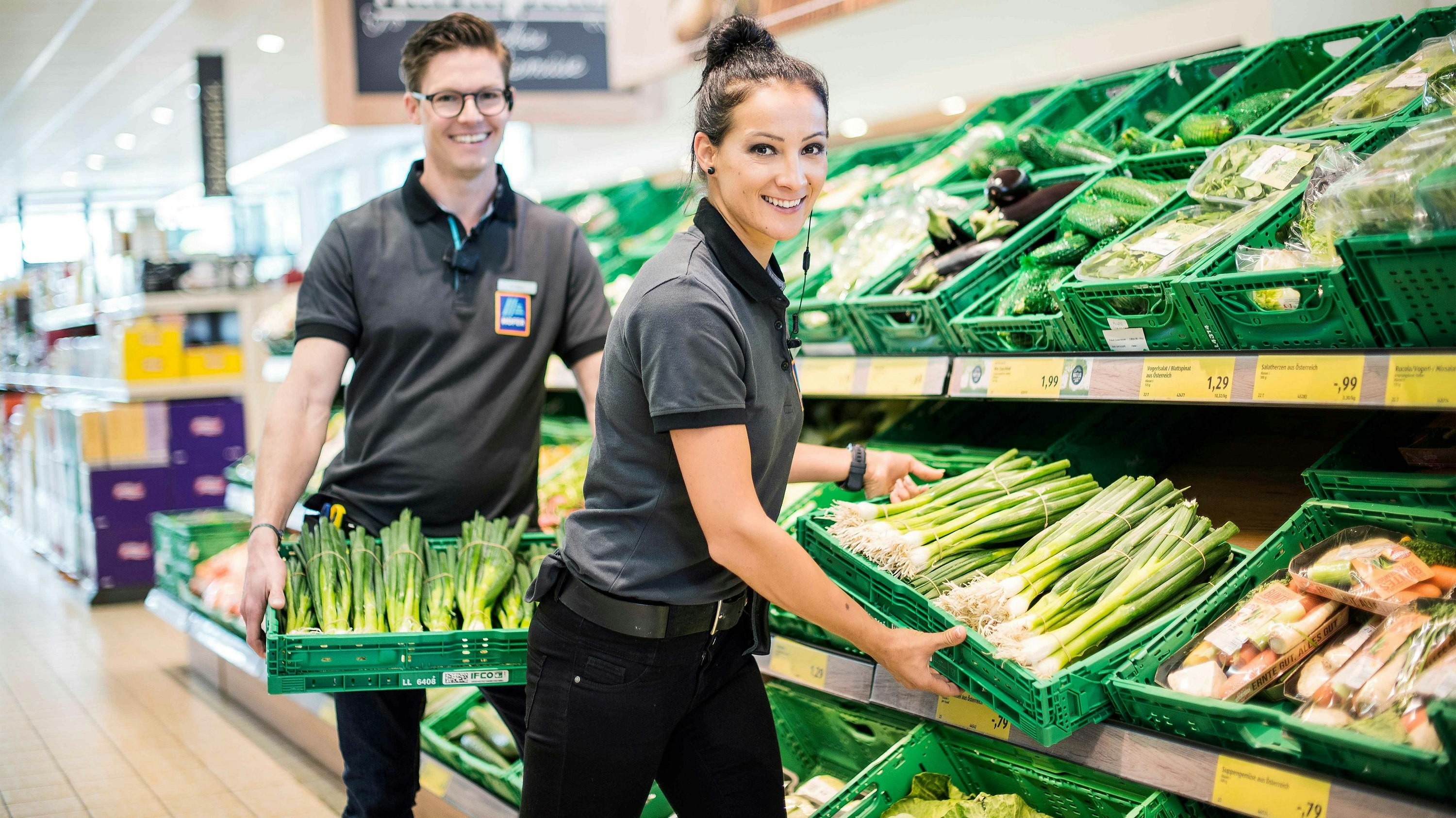Auch Hofer will Einsatz und Engagement seiner über 12.000 Mitarbeiter mit einer zusätzlichen Prämie honorieren