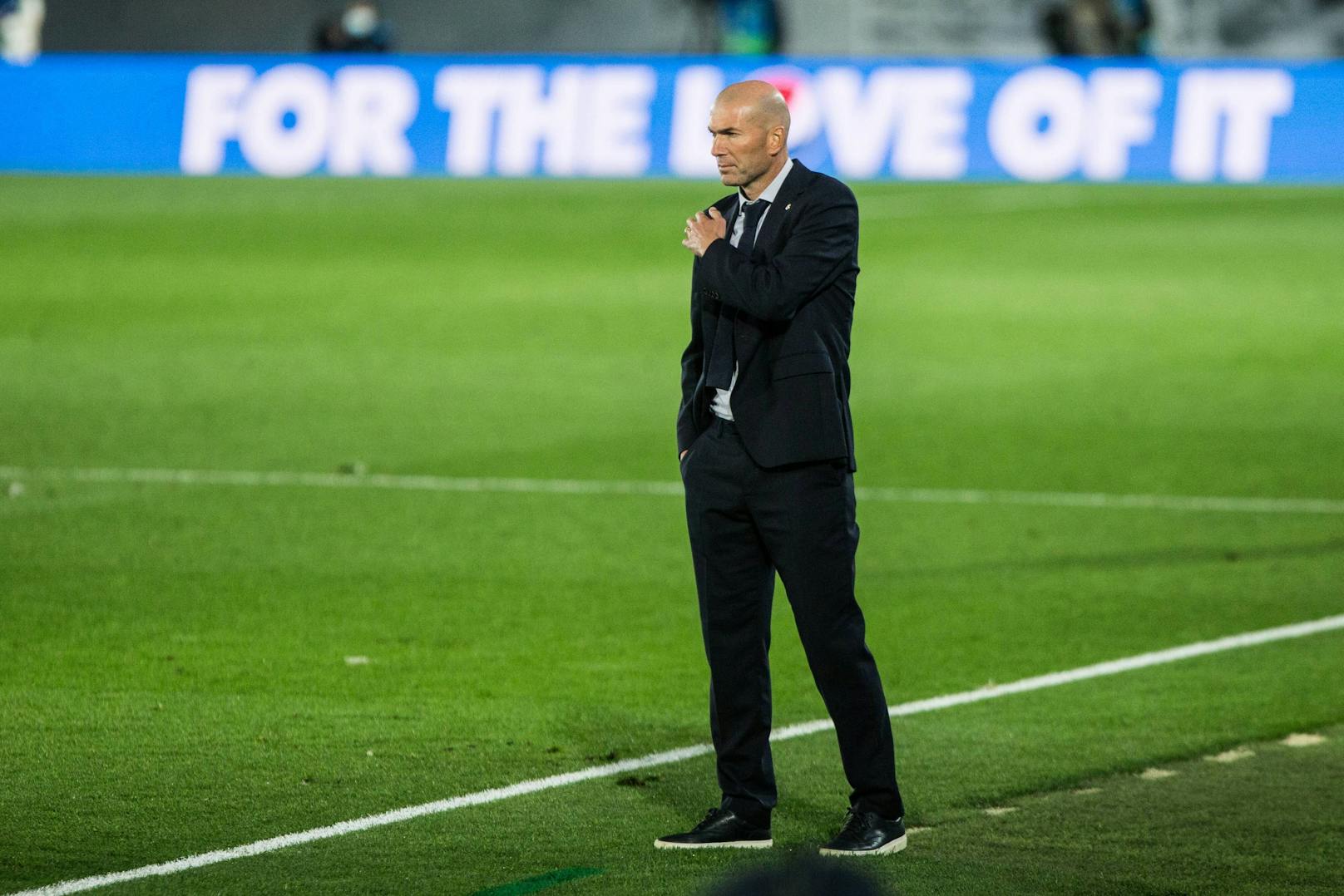 Real-Coach Zinedine Zidane muss um seinen Job bangen. 