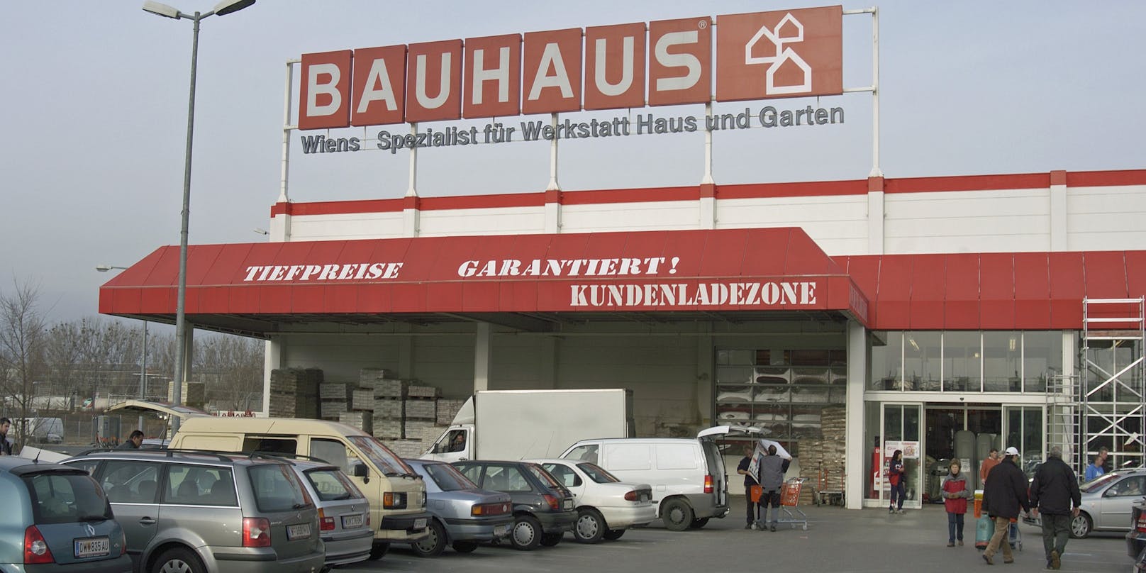 BAUHAUS zahlt Mitarbeitern 350 Euro Corona-Prämie.