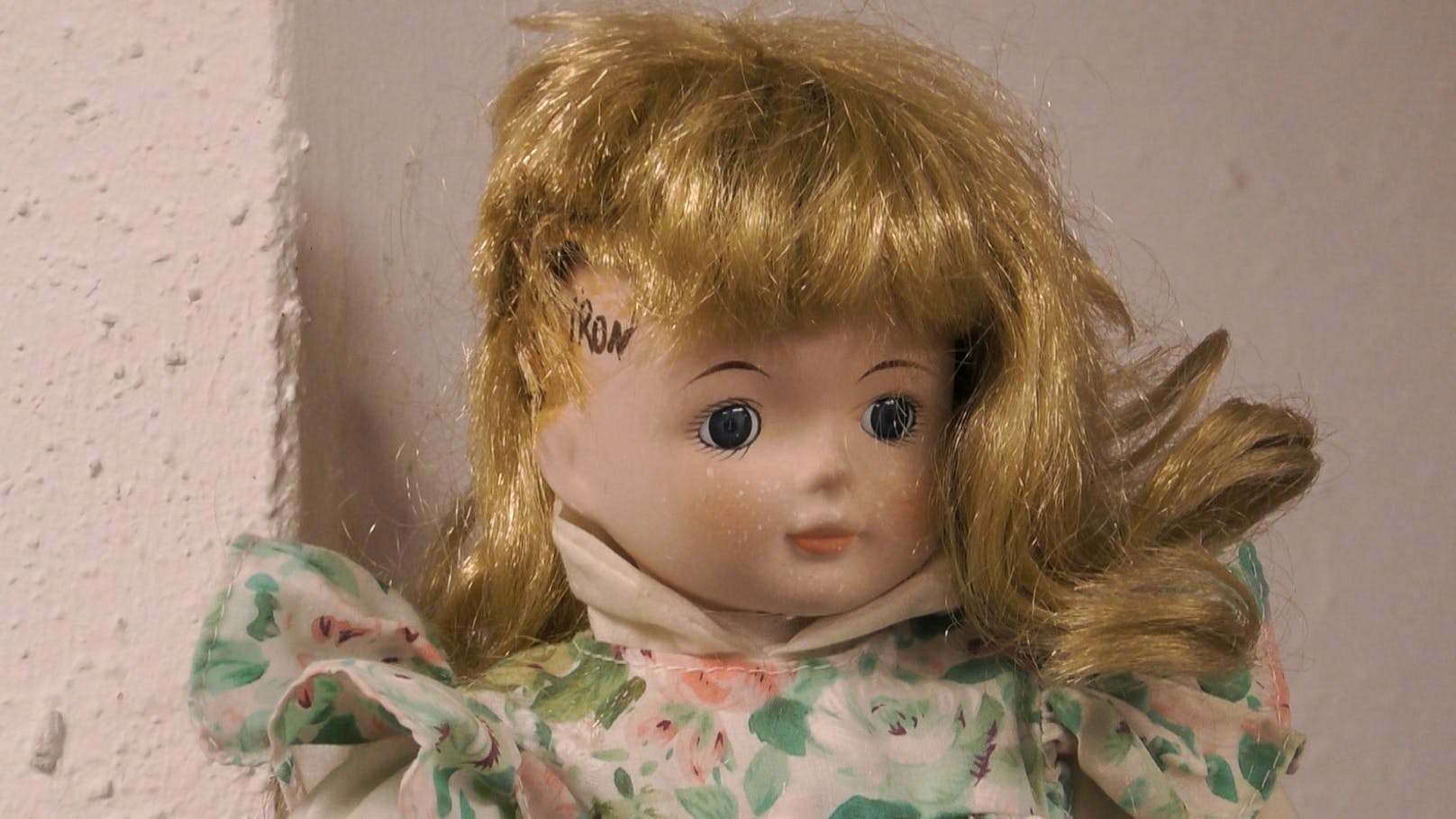 Die Robens-Doll ist bereit für den Einsatz: Sie wird entweder gestreichelt oder mit einem Kamm durchbohrt.