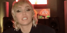Nervöse Miley Cyrus im Talk mit Kamala Harris
