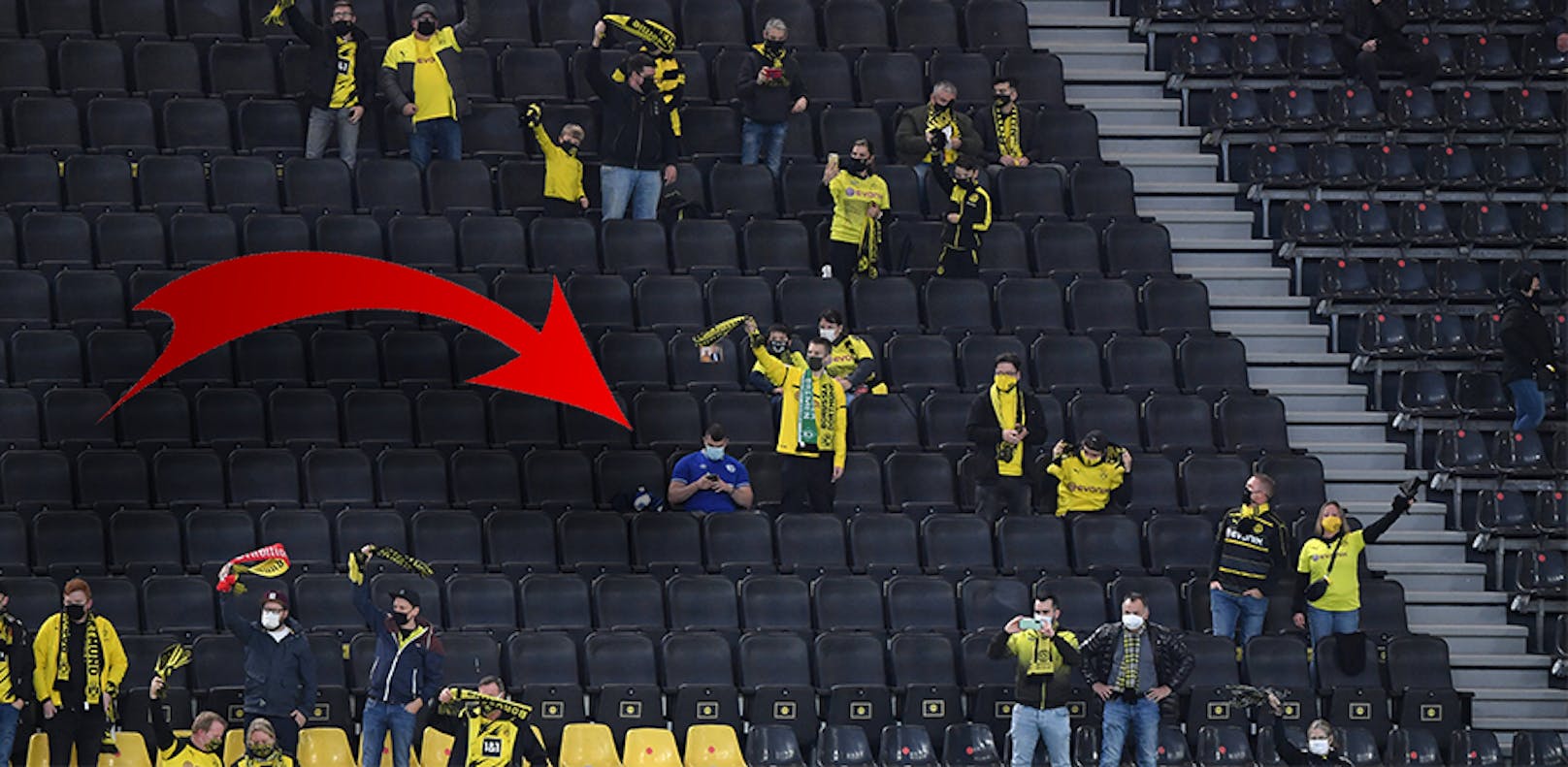 Ein Schalke-Fan hat es ins Dortmund-Stadion geschafft. 