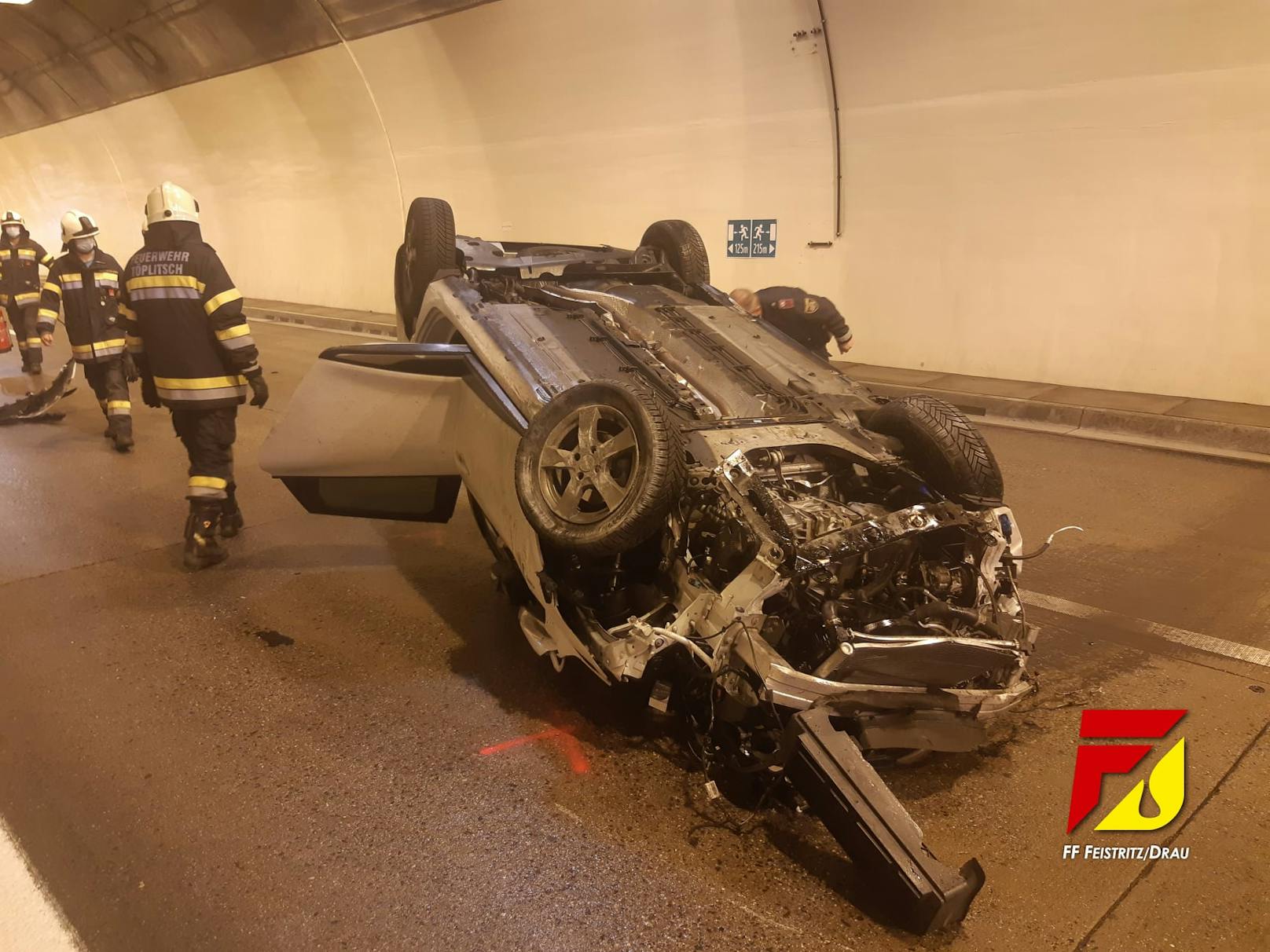 50-Jährige krachte mit Auto gegen Tunnelwand: Tot