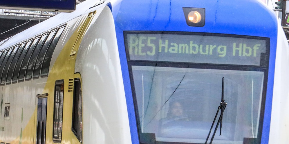 Beim Streit um den Sitzplatz ist ein 83-Jähriger ausgerastet.