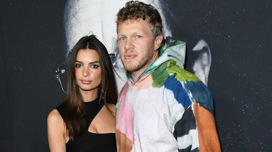 Emily Ratajkowski und Sebastian Bear-McClard sind seit 2018 verheiratet. Mit ihrem ersten gemeinsamen Kind wird ihr junges Familienglück gekrönt.