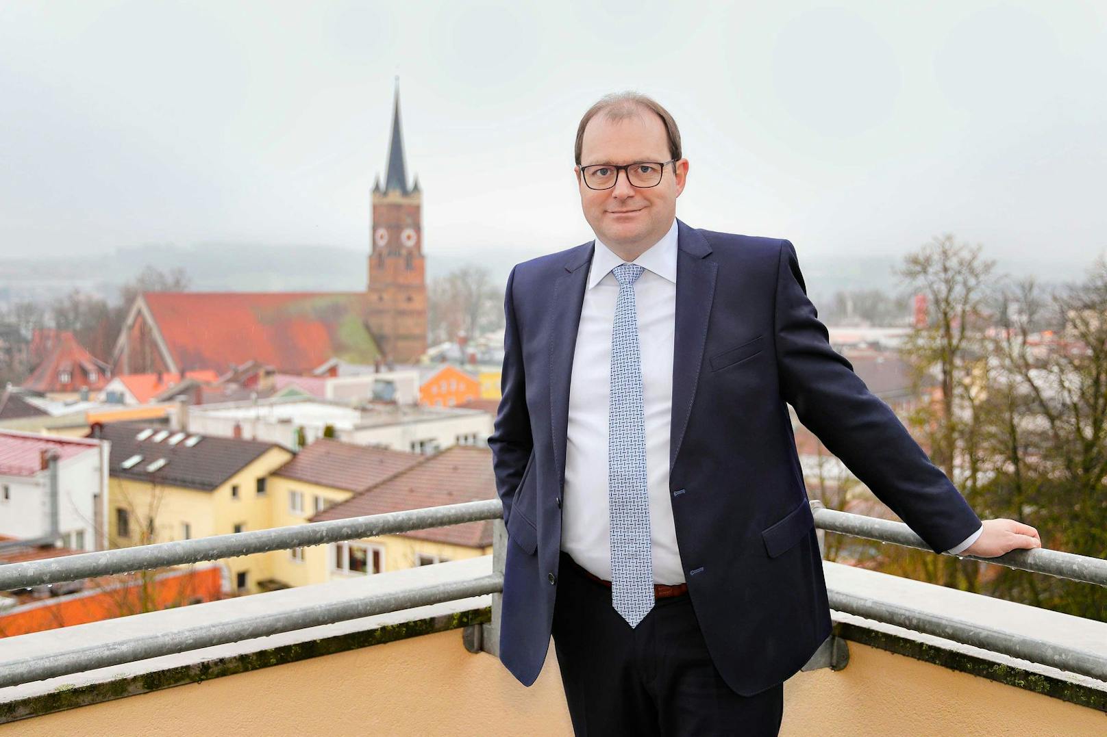 Der Landrat des niederbayerischen Landkreises Rottal-Inn, Michael Fahmüller (CSU), glaubt, dass Grenzpendler Schuld sind an den hohen Zahlen in Bayern.