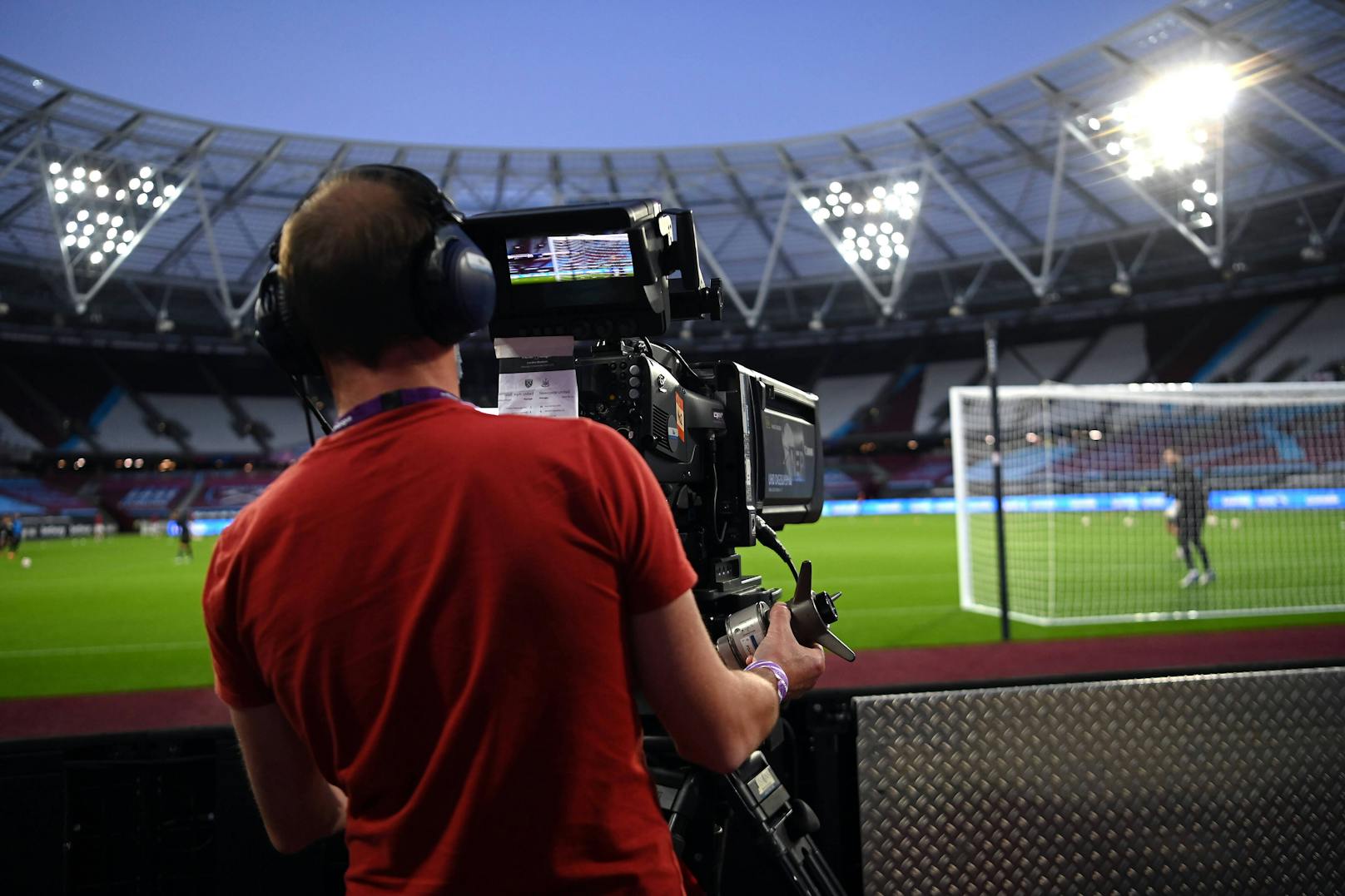 Englands Fans wollen nicht für Pay-TV zahlen.