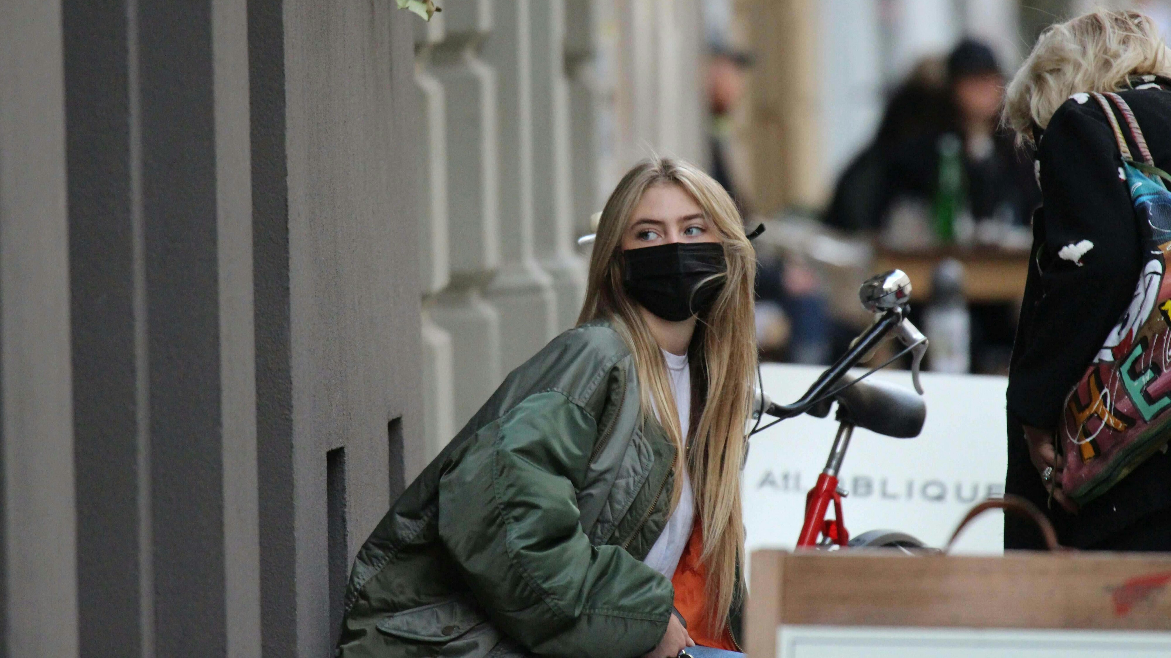 Offenbar kurbelt sie schon langsam ihre eigene Karriere im Rampenlicht an.