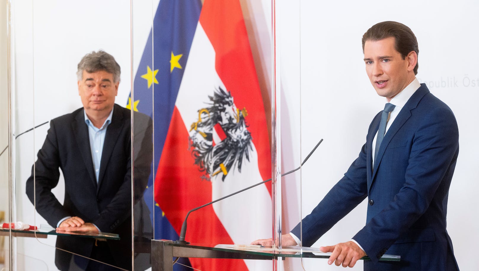 Sebastian Kurz und Werner Kogler sprechen zu den Österreichern.
