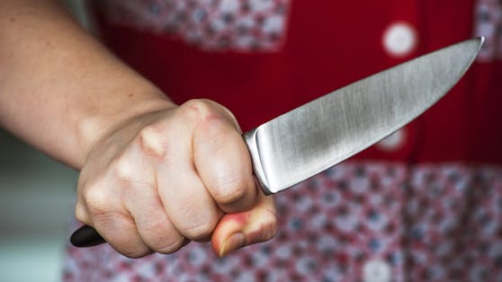 Attacke mit Küchenmesser überlebt.