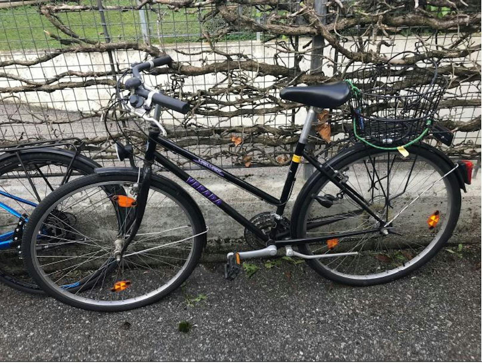 Wem gehören diese Fahrräder?