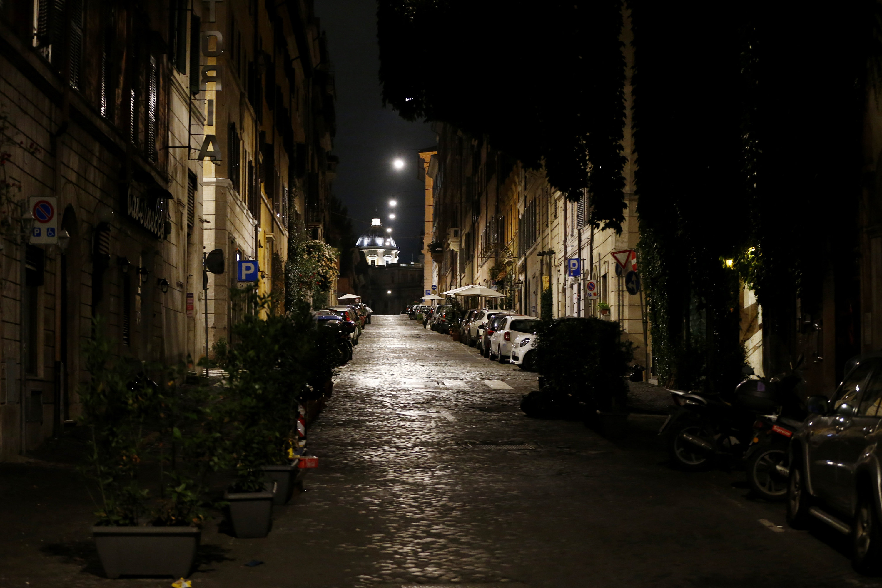 In Italien gilt bereits eine nächtliche Ausgangssperre – ein Bild, das wohl auch in Österreich bald Realität werden könnte.